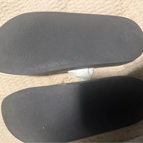 COPY - Gucci Tian Pusuit slide - Picture 7 of 8